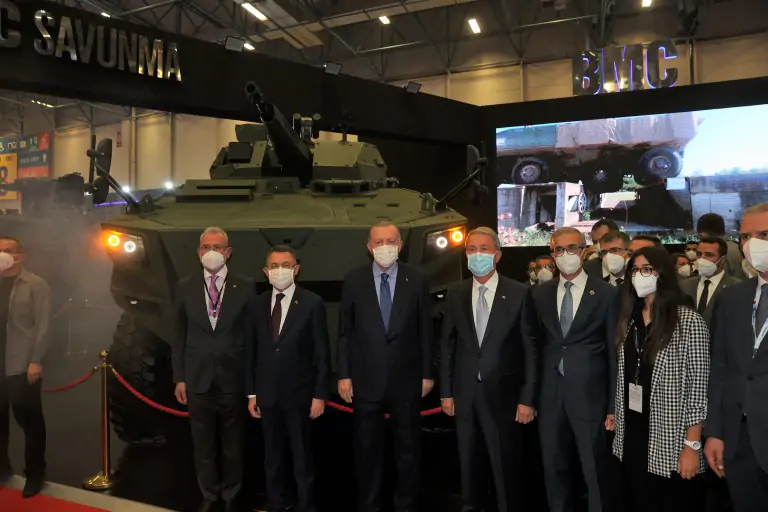 BMC İLERİ TEKNOLOJİ İLE DONATILMIŞ YENİ NESİL ARAÇLARINI IDEF’21 FUARI’NDA SERGİLEDİ!